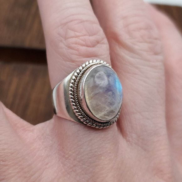 Size 7.5 925 Sterling Silver Oval Large Beautiful Moonstone Ring - Picture 5 of 10